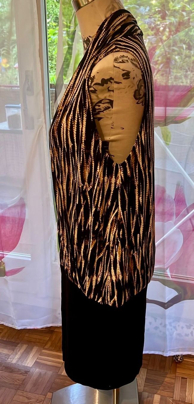 Vestiti: Schönes Kleid mit Zebra-Muster, Grösse 40 – Usato da Basel venduto da Tierschutz-Flohmi 2