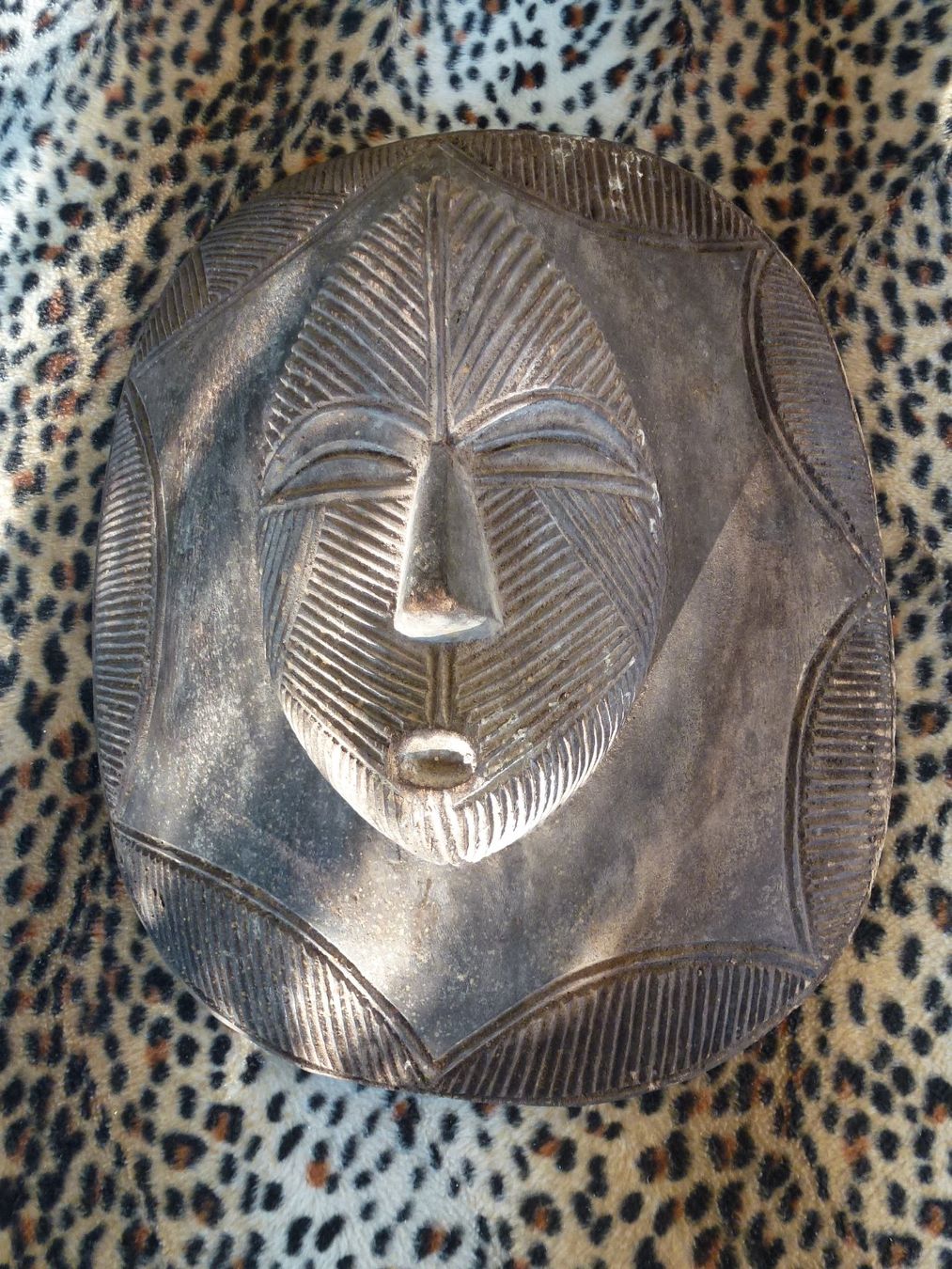 Internationale Kunst: Ceremonial Shield: Ethnic Songye – Gebraucht aus Liestal von euro2006 5