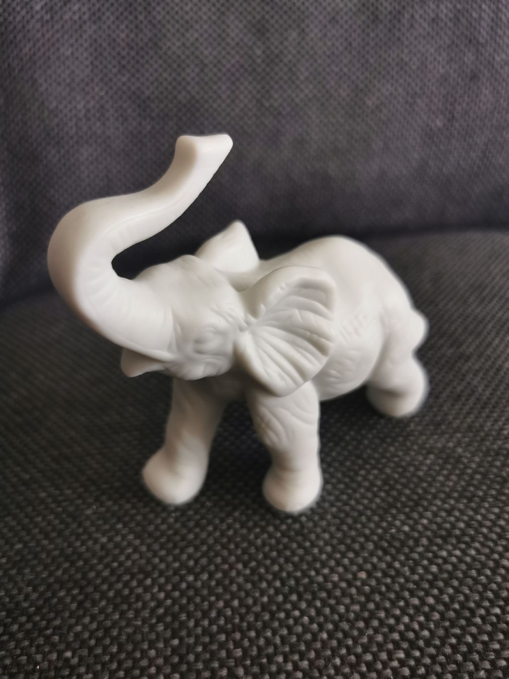 Rosenthal Statuette: Elefant Porzellan Rosenthal – Usato da Buchs SG venduto da and_s6ps