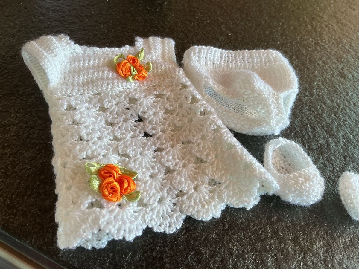 Bambole: Robe pour bébé Sasha – Nuovo (secondo la descrizione) da La Neuveville venduto da tricoly 1