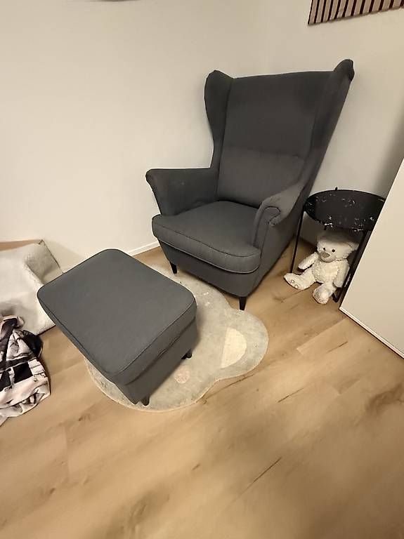 Poltrone: IKEA Strandmon Ohrensessel inkl. passendem Hocker – Usato da Horw venduto da domihaefli 1