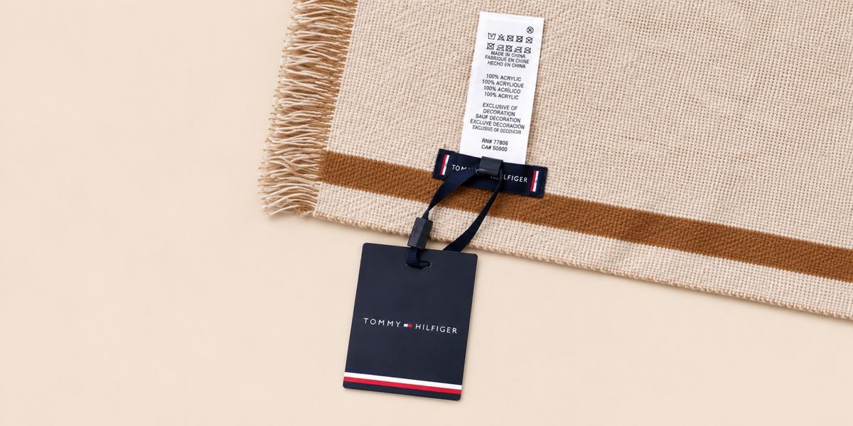 Tommy Hilfiger Foulards & écharpes: ÉCHARPE TOMMY HILFIGER MARRON – Neuf avec emballage d'origine à Lausanne par KeNaChic 2
