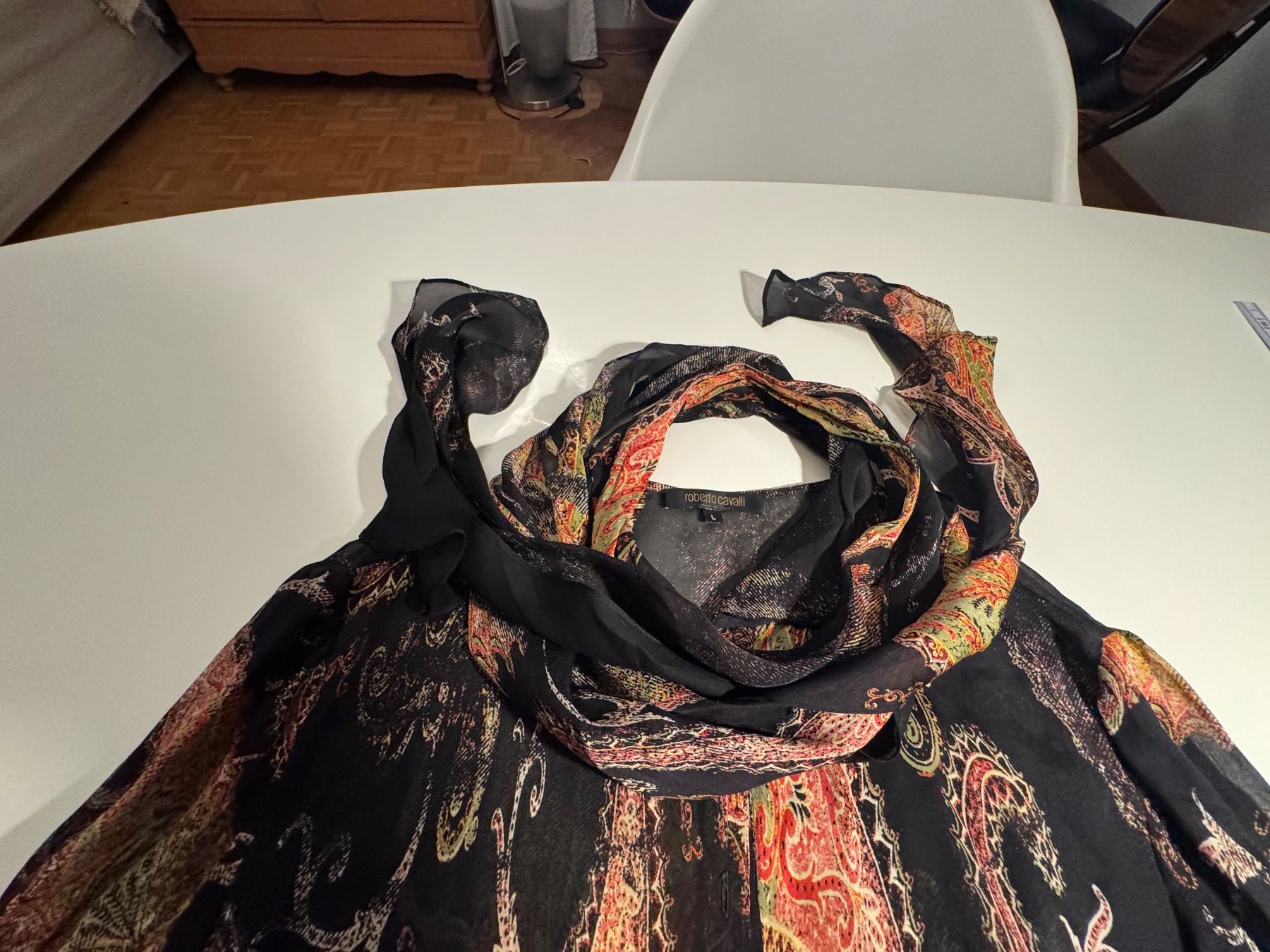 Roberto Cavalli Camicette: Roberto Cavalli Seidenbluse mit Schalabschluss GrM – Usato da Zumikon venduto da calibru 1