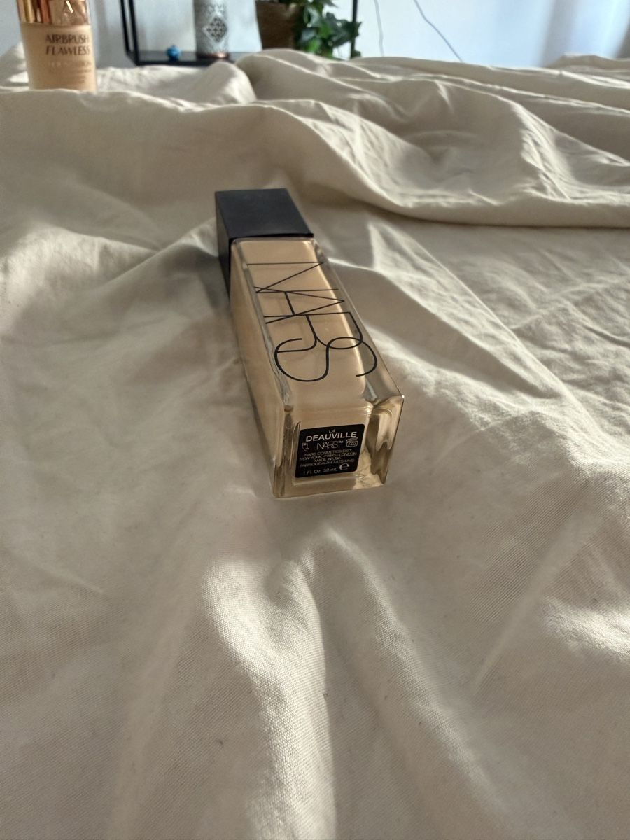 Nars Maquillage: Nars Foundation 'deauville' – D'occasion à Münchenstein par michelle95 1