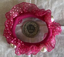 Haargummi pink mit Perlen und Rüschen neuwertig