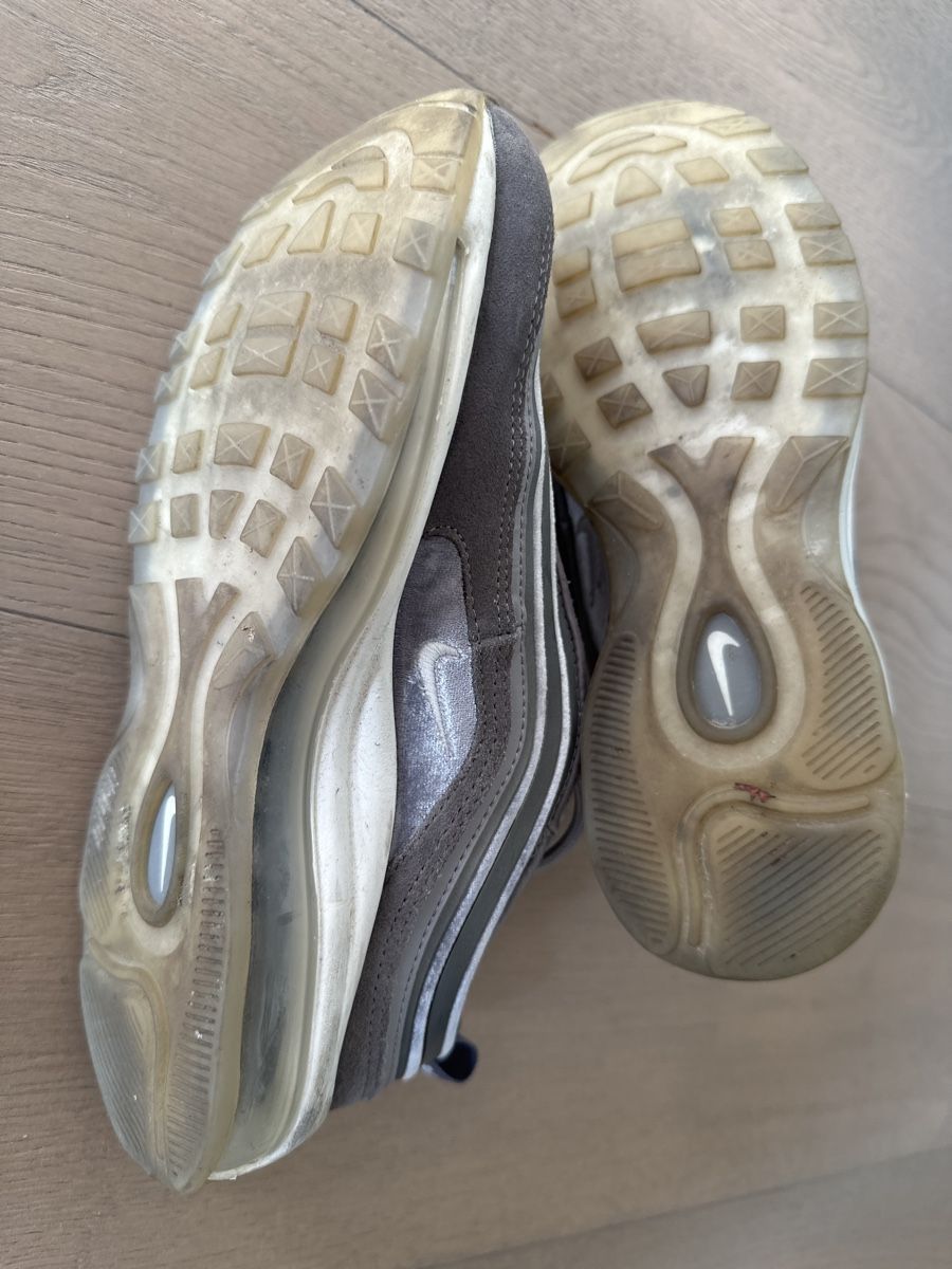 Nike Scarpe da uomo: Nike Air Max, Graue Samt Turnschuhe, Gr. 36.5 – Usato da Kallnach venduto da Thetrader 3
