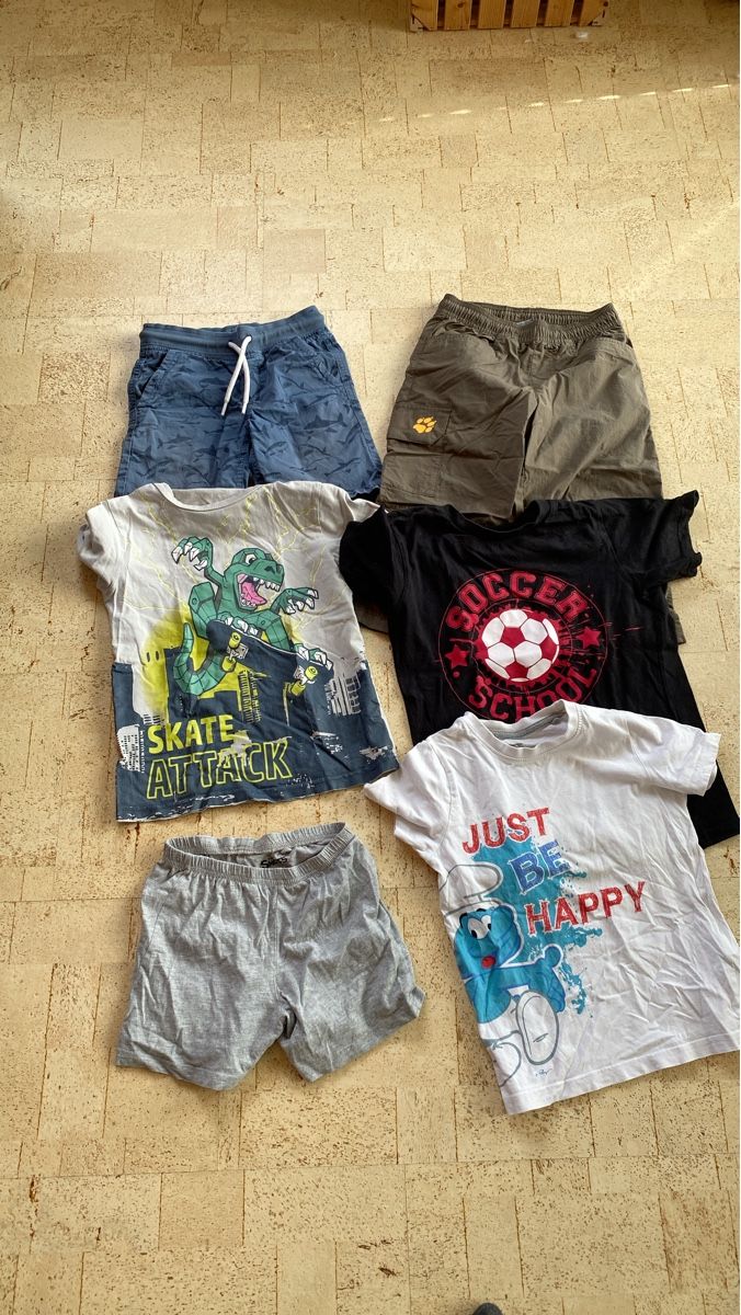 Lotti & Set di vestiti: Kleiderpaket Junge ca 122 – Usato da Rupperswil venduto da Lukas_meyer