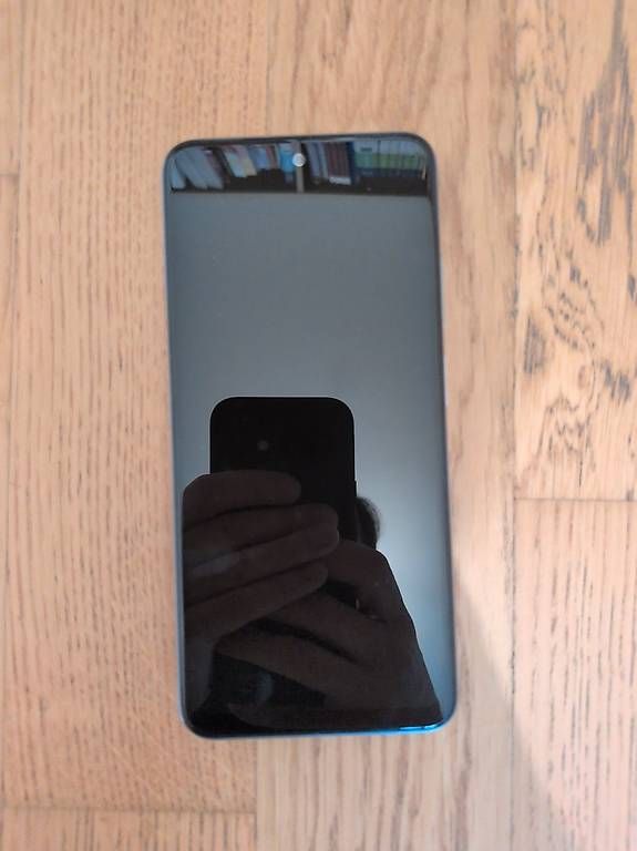 Telefoni cellulari / Smartphones: Xiaomi Redmi Note 10 inkl. Hüllen – Usato da Luzern venduto da distract 1