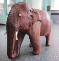 Vintage Holzfigur Elefant, massiv, handgeschnitzt, H=7.5 cm