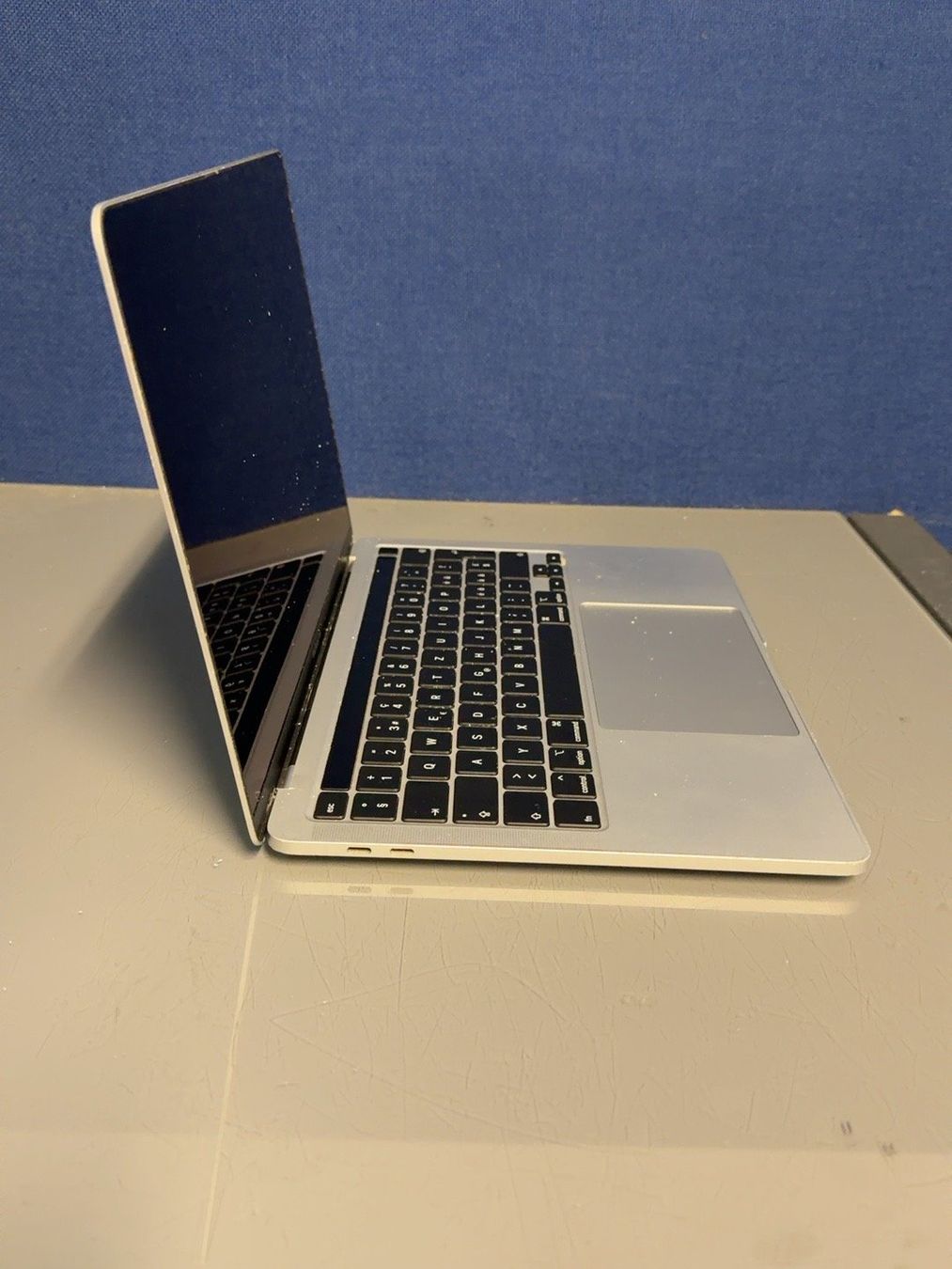 Apple Notebooks: MacBook Pro 13" 2020 Intel Defekt icloud #9 – Defekt aus Dietikon von speedkauf 1
