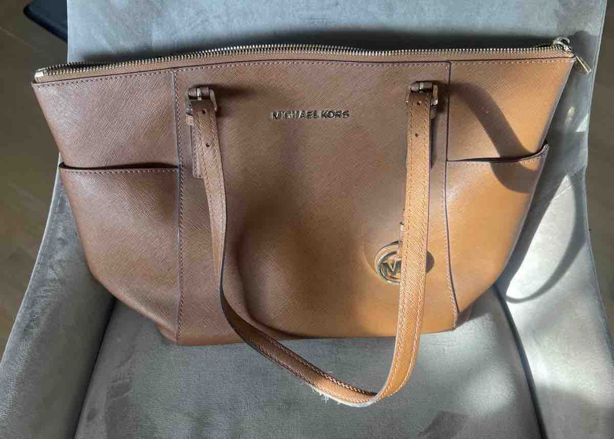 Michael Kors Sacs femmes: Michael Kors Handtasche braun Leder – D'occasion à Zofingen par Florianij
