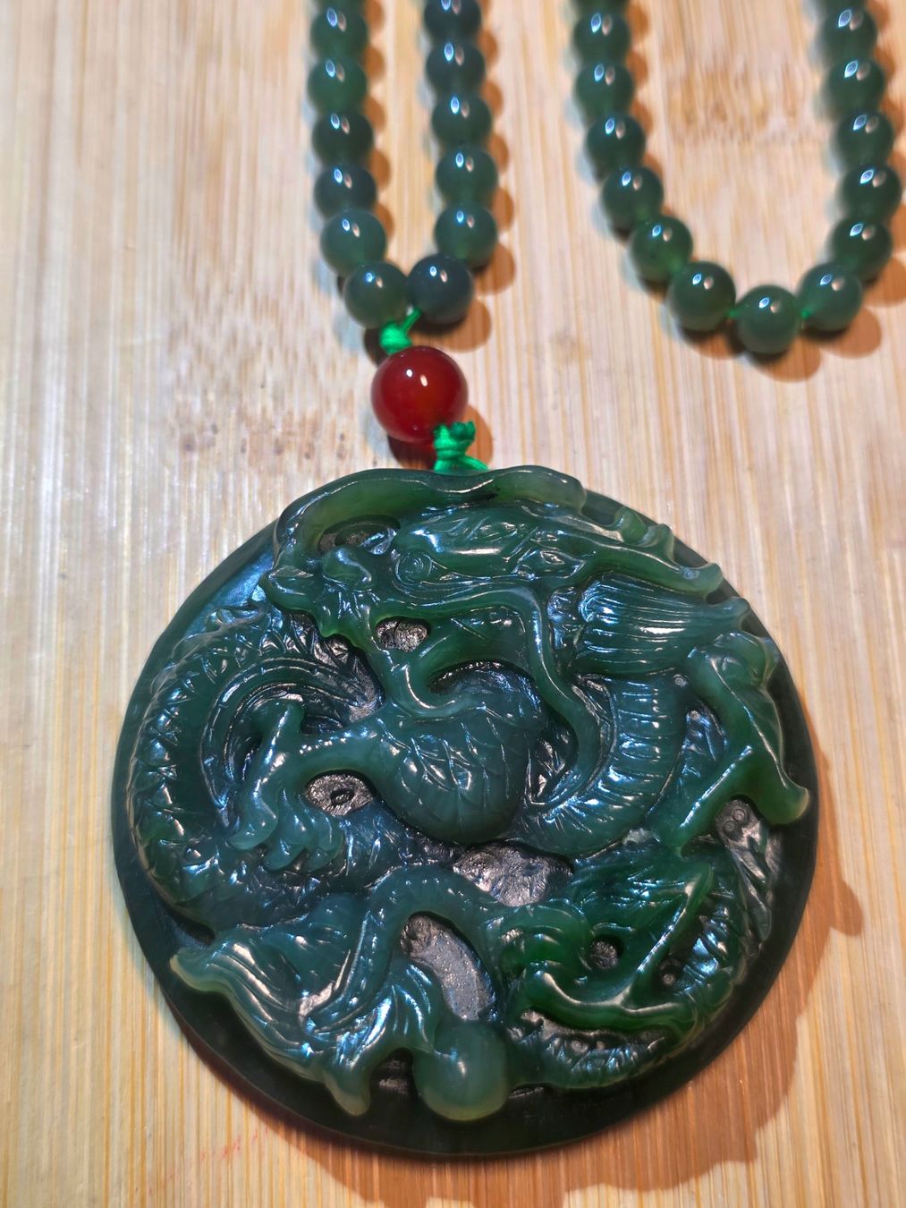 Minerali & Pietre curative: HQ Jadeit Drachen Amulett an Kette – Nuovo e nell'imballaggio originale da Matzingen venduto da Shay_Crystalz 1