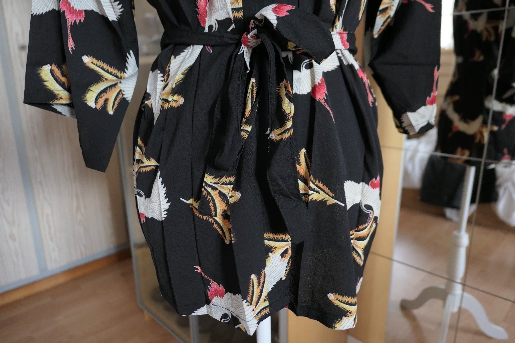 Arte internazionale: Kimono noir imprimé grues - taille S – Usato da St-Aubin FR venduto da Tiweety 2