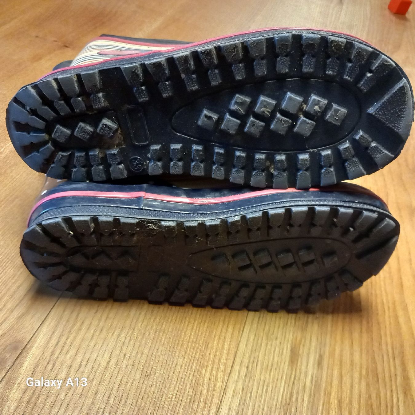 Scarpe per ragazze: Bottes de pluie 33 – Usato da Courrendlin venduto da tititchoun 1