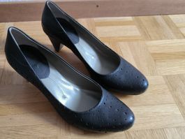 IXOS Echtleder-Pumps Schwarz - 39 - Elegantes Lochmuster