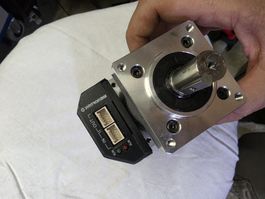 SYNTRON Servomotor 200W mit Getriebe