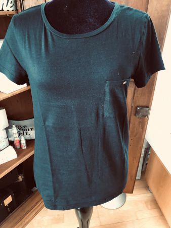 Schwarzes T-Shirt mit Brusttasche - Grösse S