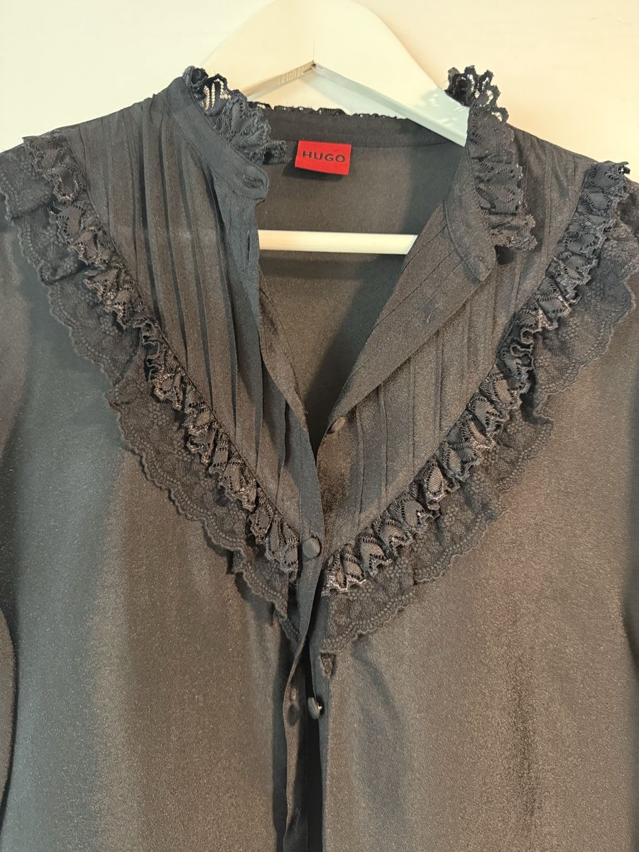 Hugo Boss Camicette: Schwarze Hugo Boss Bluse – Nuovo (secondo la descrizione) da Luzern venduto da Itsclaire 1