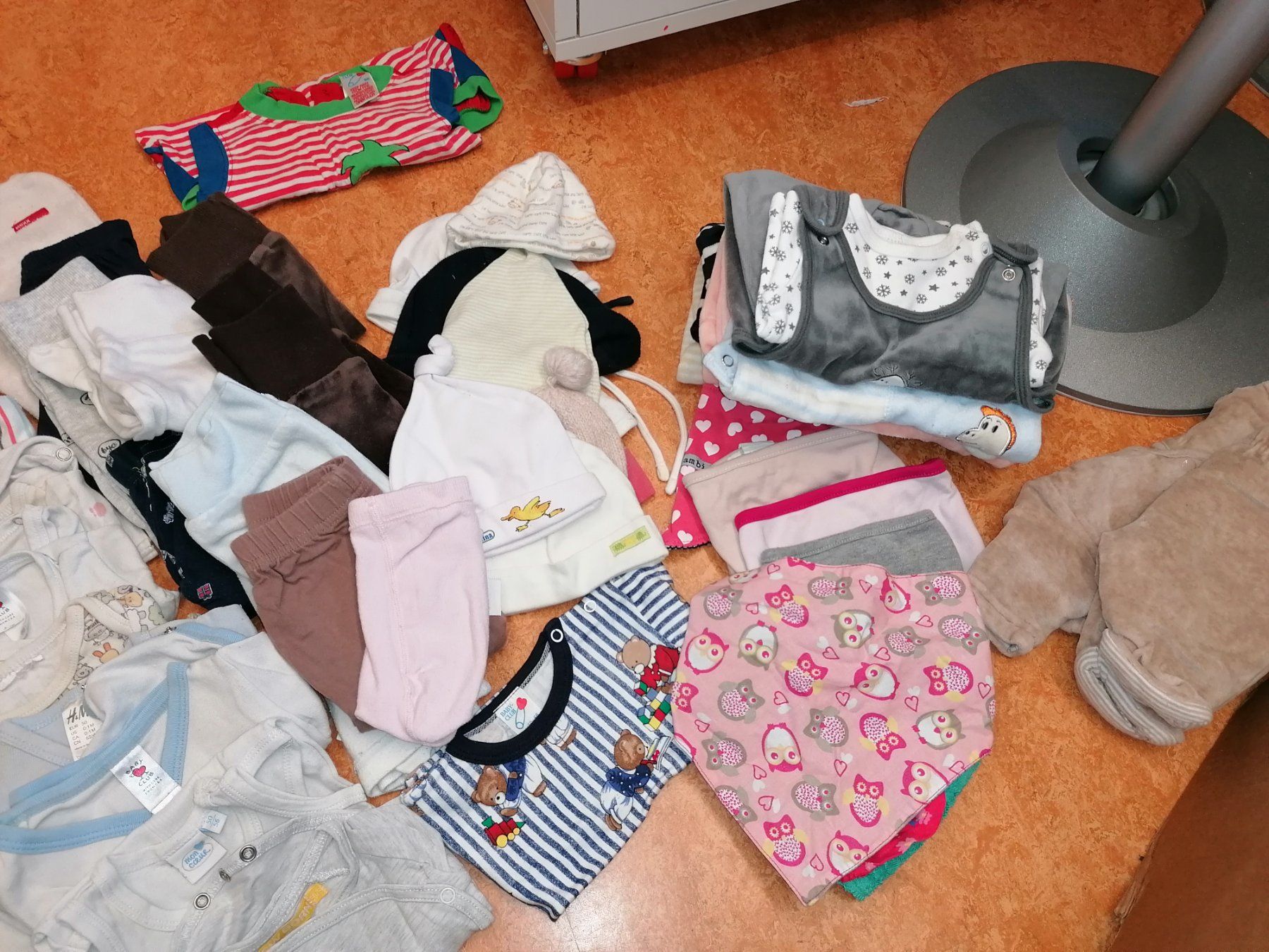 Lotti & Set di vestiti: Babykleiderpaket Gr. 50 – Usato da Cazis venduto da milch635 3