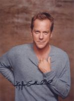 Original Autogramm von KIEFER SUTHERLAND auf Großfoto
