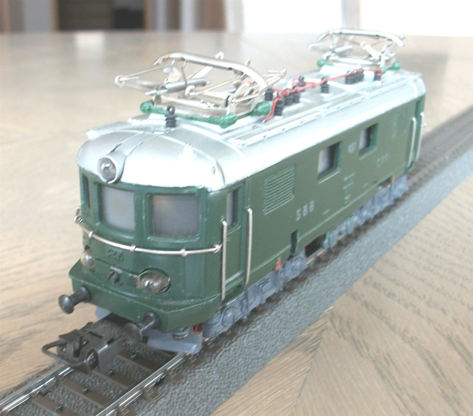 Märklin Modellini di ferrovie: SBB-E-Lok Re 4/4', grün, analog 3014 – Usato da St. Moritz venduto da Manu7500 3