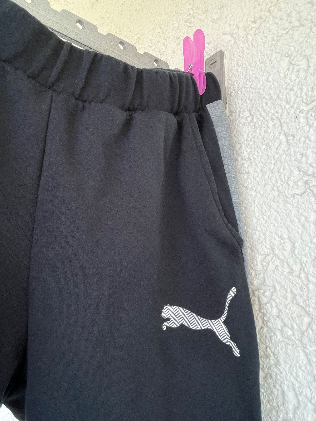 Puma Pantaloni: Puma Trainerhose Dunkelblau / Grau Gr. M – Usato da Niederwangen BE venduto da m_s13 2