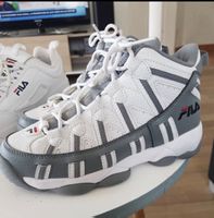 Chaussures Fila blanche et grise pointure 36