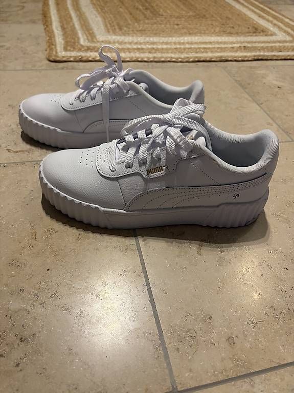 Scarpe da donna: Puma Sneakers  – Usato da Zürich venduto da AJO91 2