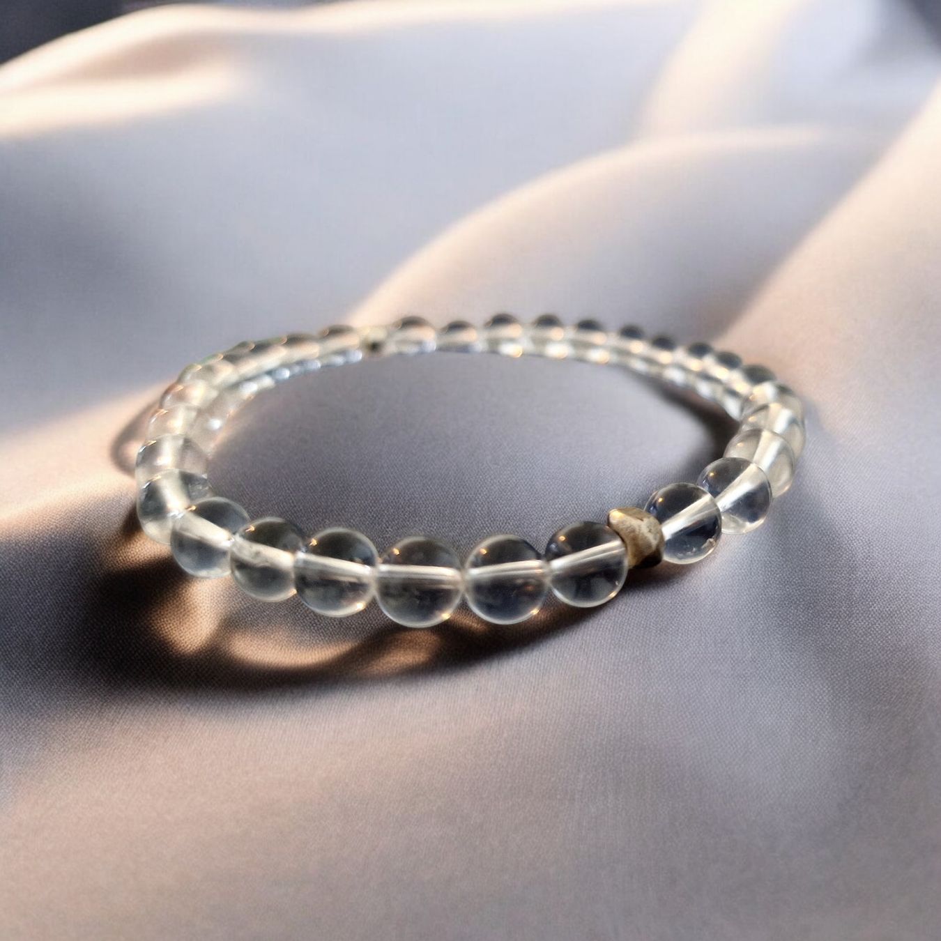 Armbänder & -reifen: Armband Bergkristall  & Weissbronze – Gebraucht aus Aarau von Schmuckhoehle_MD 7