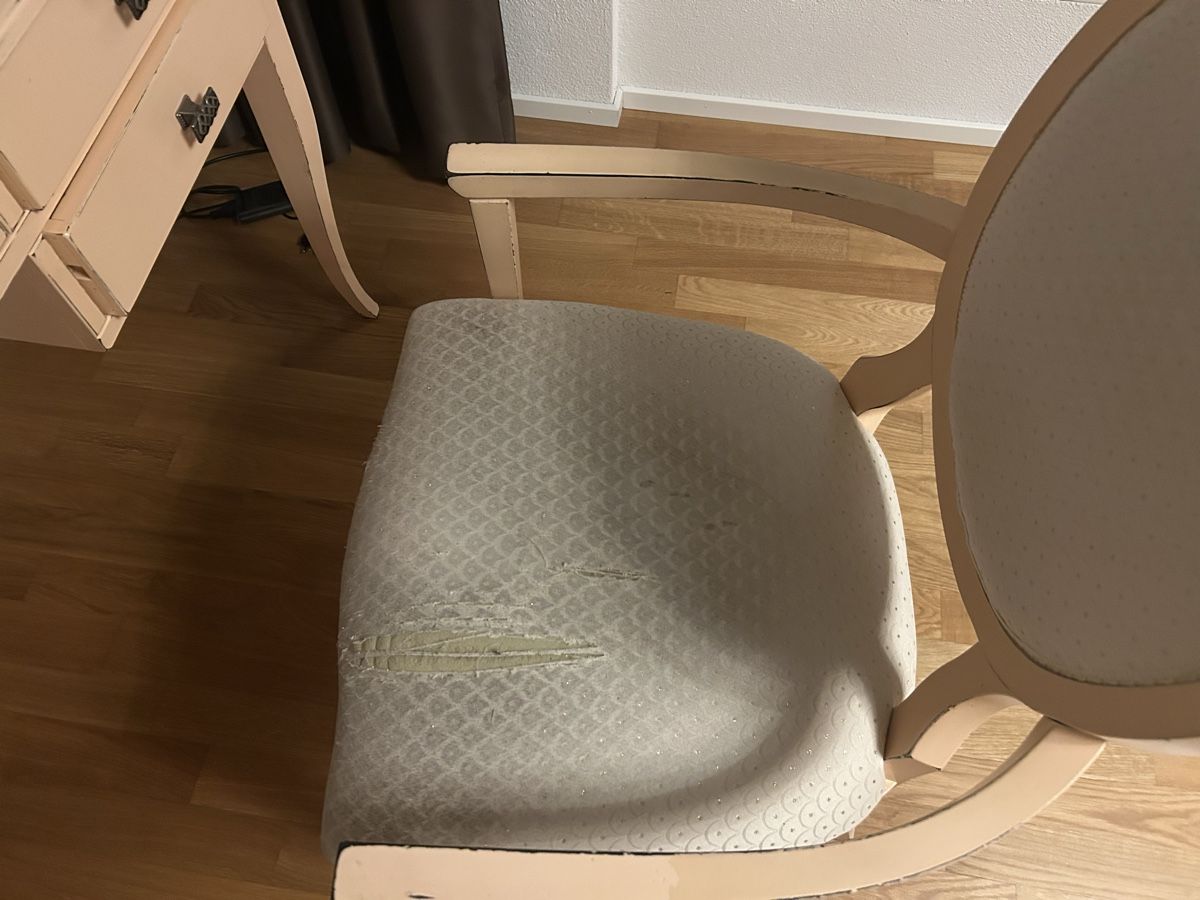 Scrivanie: Markenschreibtisch mit Stuhl aus echtem Holz – Usato da Zug venduto da zes_8xlq 2