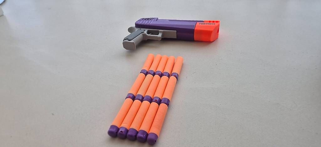 Giocattoli: NERF Fortnite HC-E Mega Dart Blaster inkl. 15 Darts – Usato da Arbon venduto da Ftdata 2