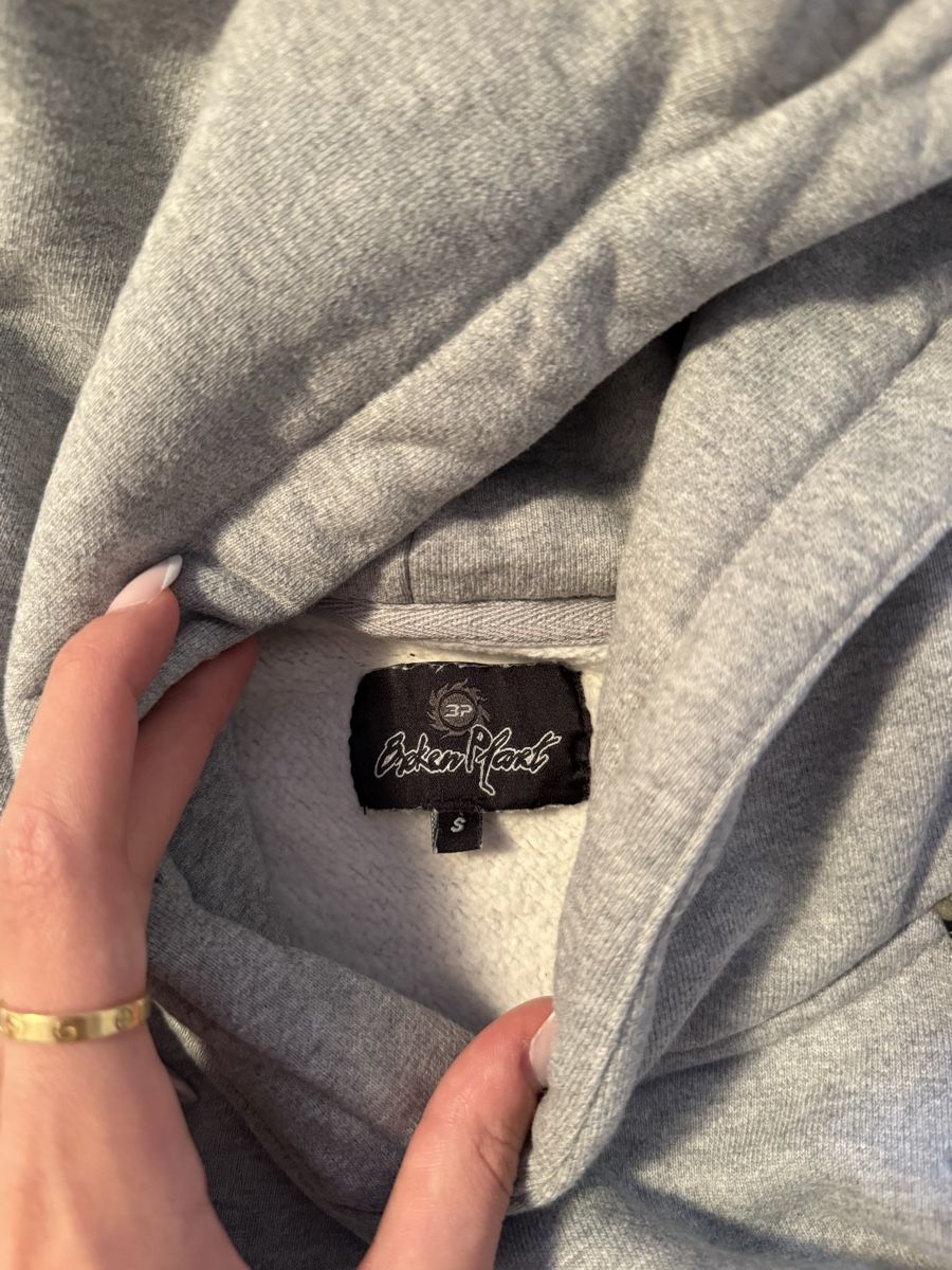 Maglioni & Felpe: Broken Planet Hoodie Grau Gr. S – Usato da Dietlikon venduto da lizz.yy 1