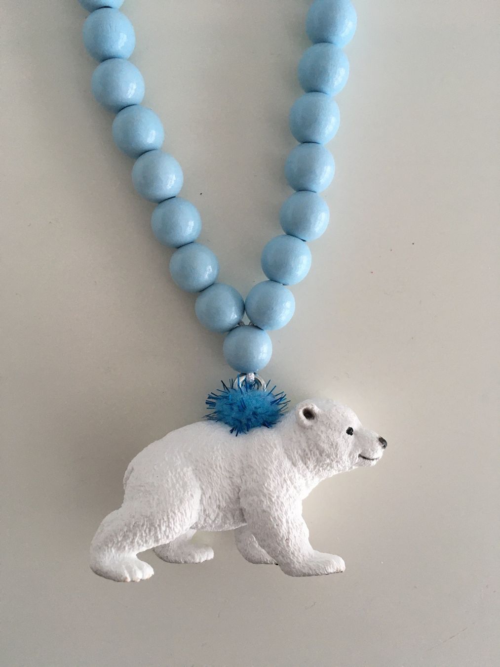 Catenine: SCHLEICH Kette Eisbär junges Hellblau – Nuovo e nell'imballaggio originale da Zollikofen venduto da poppala 2