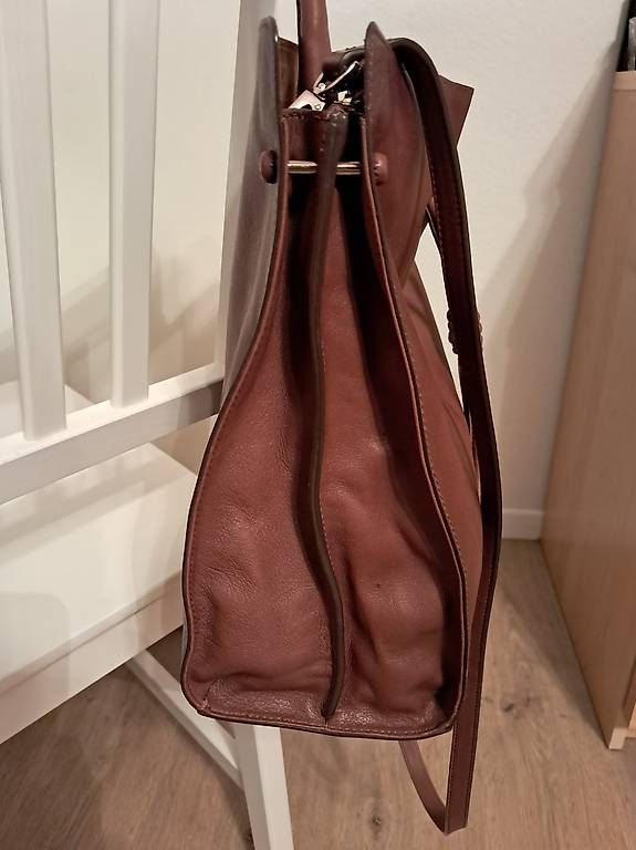 Sacs femmes: Ledertasche von Massimo Dutti  – D'occasion à Basel par len_t965 2