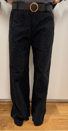 New Collection, Stoffhose aus feinem Cord, schwarz, neuwerti