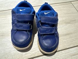 Nike Turnschuhe Gr 25