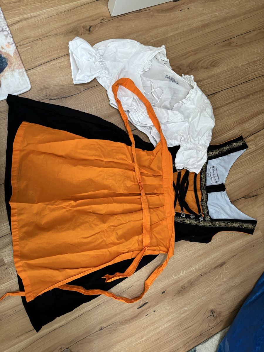 Kostüme: Dirndl dirndl.com schwarz orange Grösse 38 mit Bluse – Gebraucht aus Riedikon von ccterrarien 1