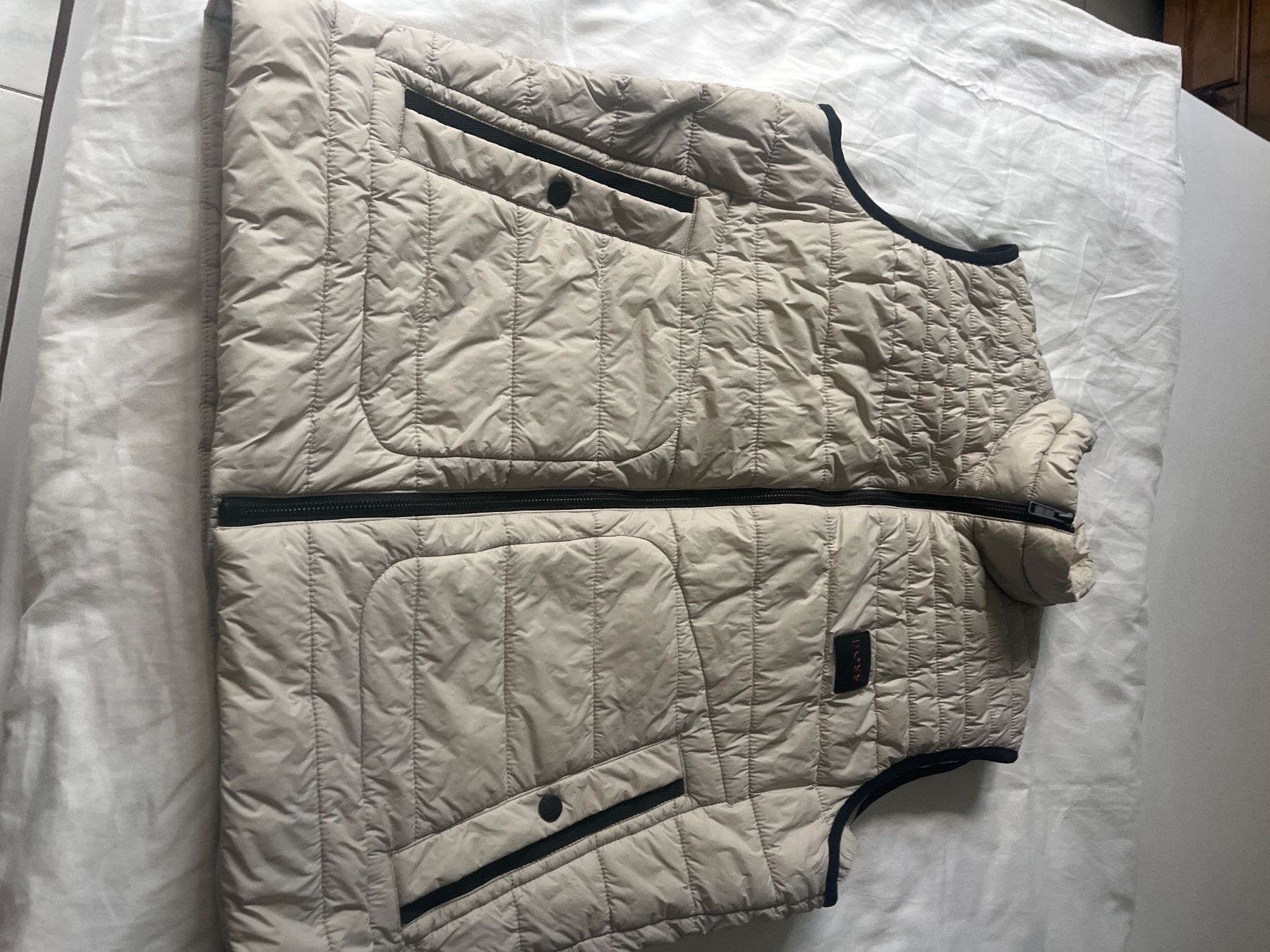 Gilet & Giacche: Herrenweste, Marke Boss, Color beige hell – Nuovo (secondo la descrizione) da Berikon venduto da bog_57z8 2