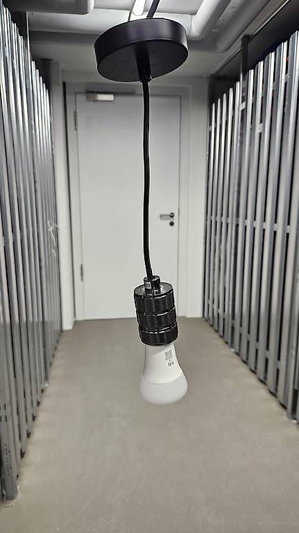 Lampade: Lampe Reduit mit Glühbirne – Usato da Zürich venduto da mir_g68c