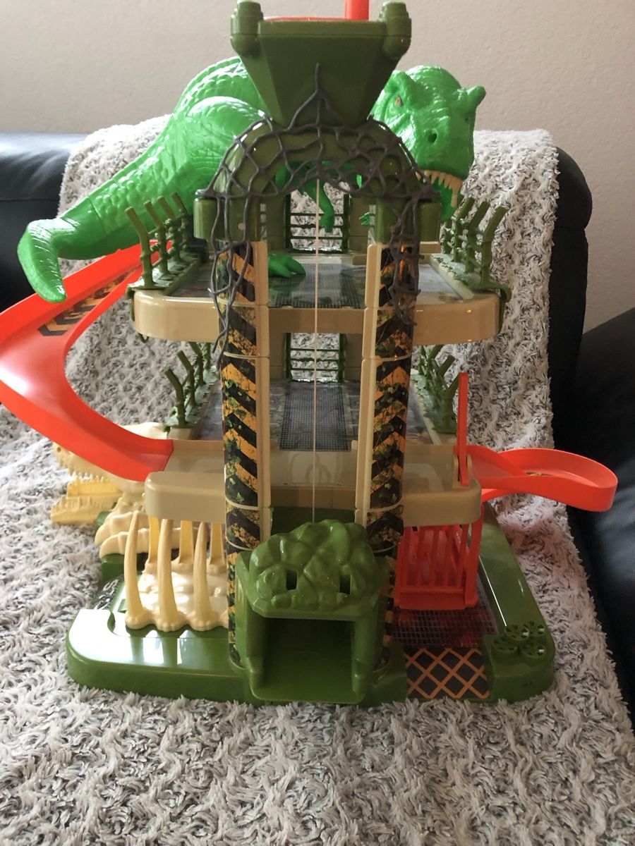 Giocattoli: Dino Garage – Usato da Steinen venduto da LaBelle16 2