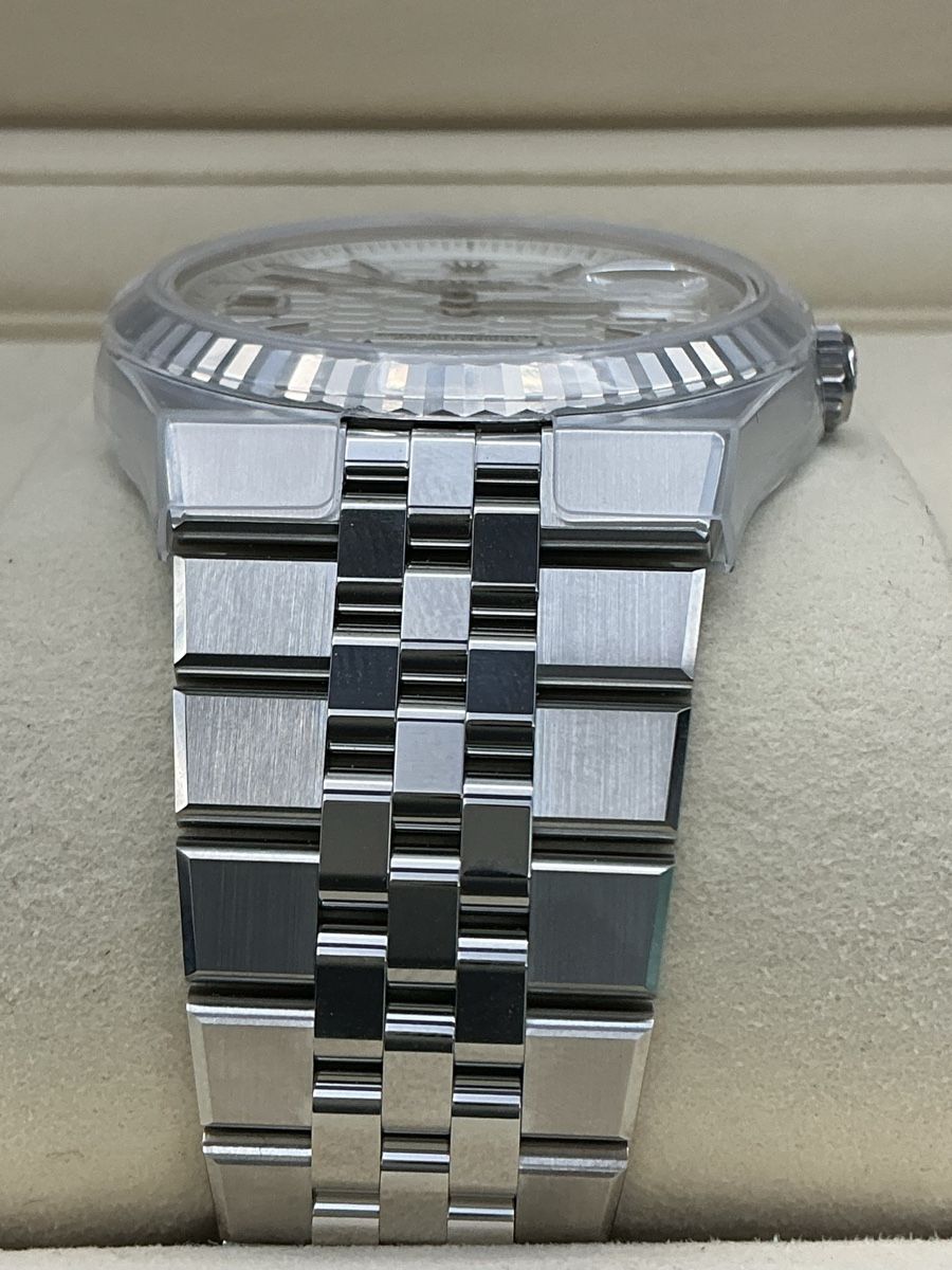 Rolex Montres: Rolex Datejust 41162334 Full Set 2026  – D'occasion à Zürich par watchdealer-24 5