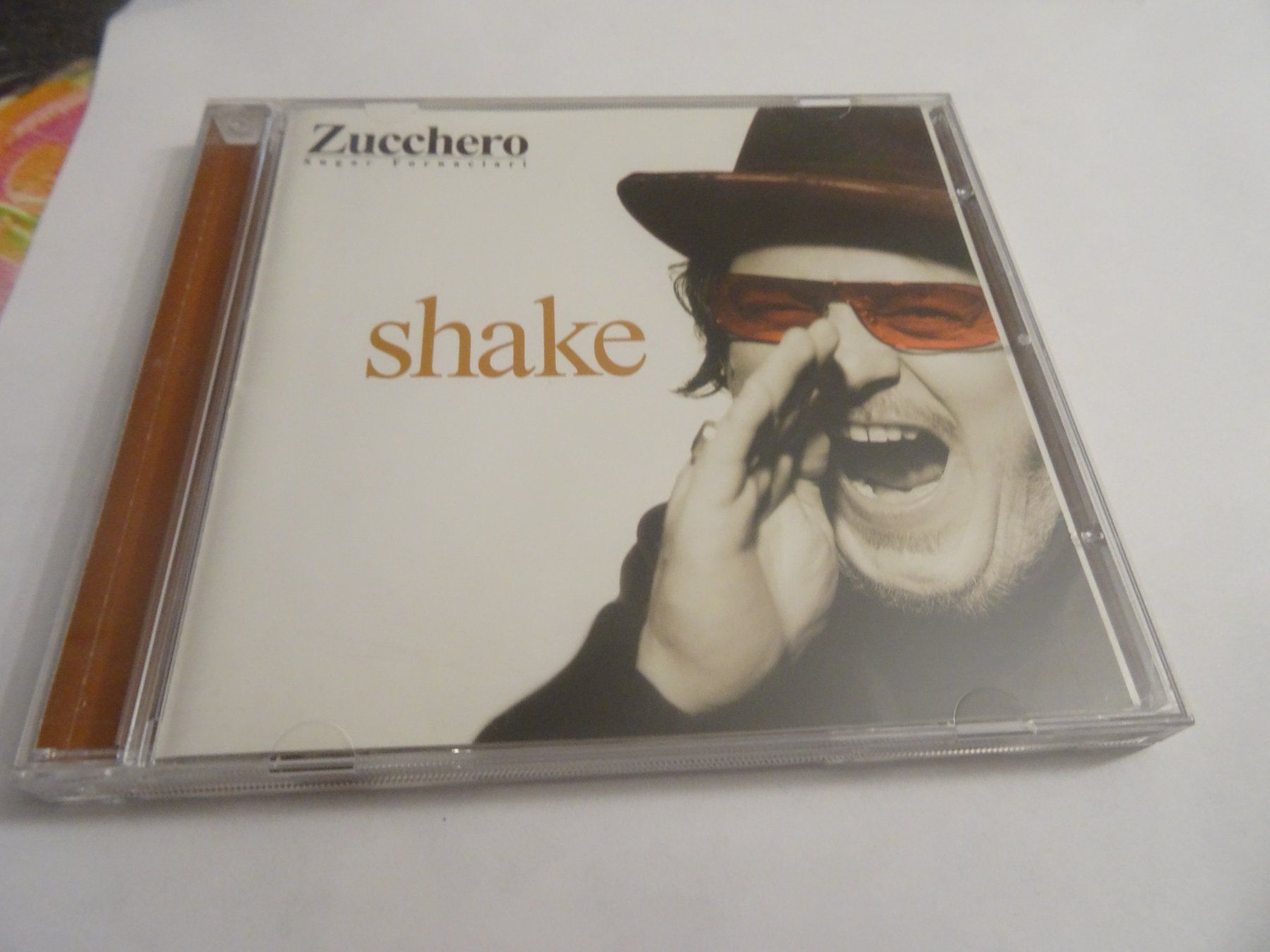 CD: Zucchero - Shake CD – Usato da Olten venduto da Disc-Ausverkauf