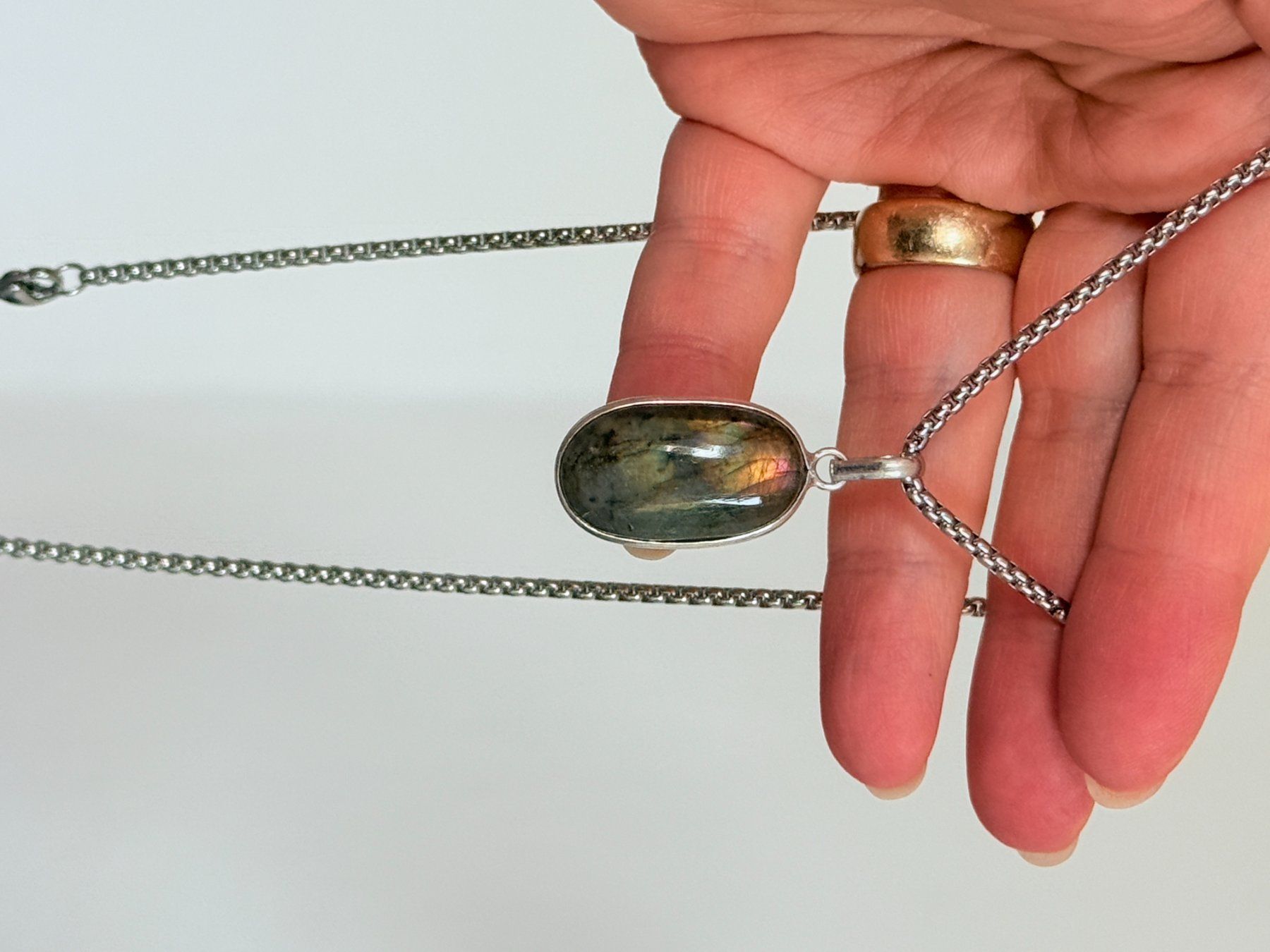 Colliers: Collier labradorite, élégant et tendance ✨ – Neuf avec emballage d'origine à Genève par AWWA 2