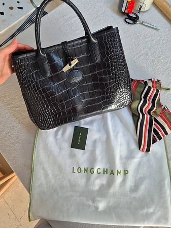 Neuwertige Longchamp "Roseau Croco" Ledertasche & Seidentuch