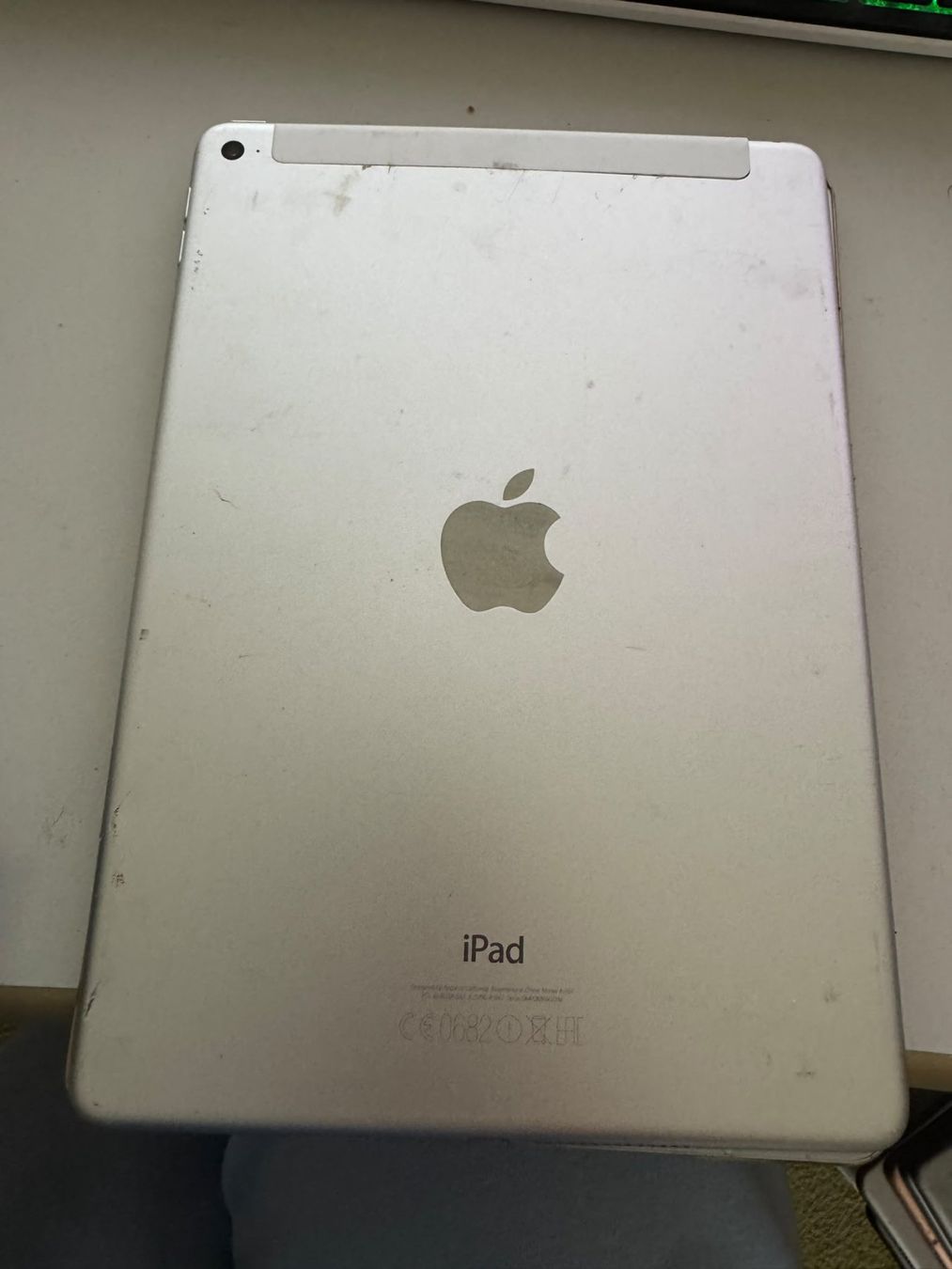 Apple Tablet PC: Ipad Air 2 -A1567 ungeprüft – Difettoso da Olten venduto da HoYa01