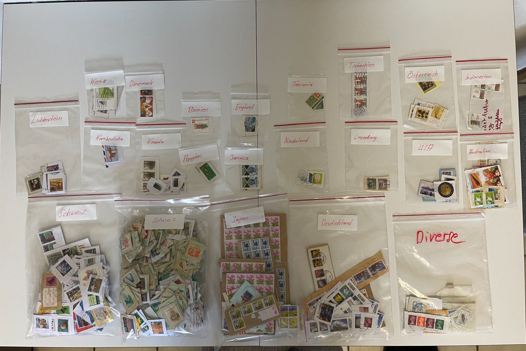 Tutti i francobolli: Diverse Briefmarken – Usato da Bünzen venduto da rolfrolf01