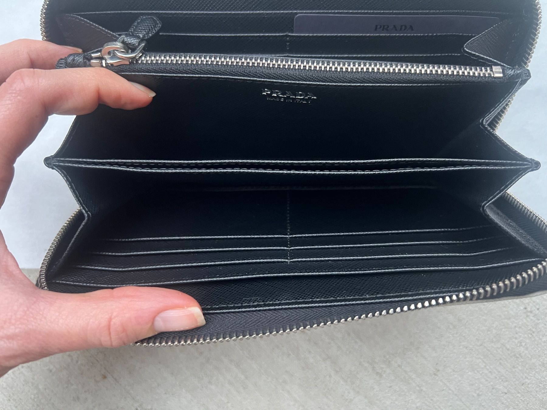 Portamonete: Prada Geldbörse nero+bianco – Nuovo (secondo la descrizione) da Dübendorf venduto da fadrinli 4
