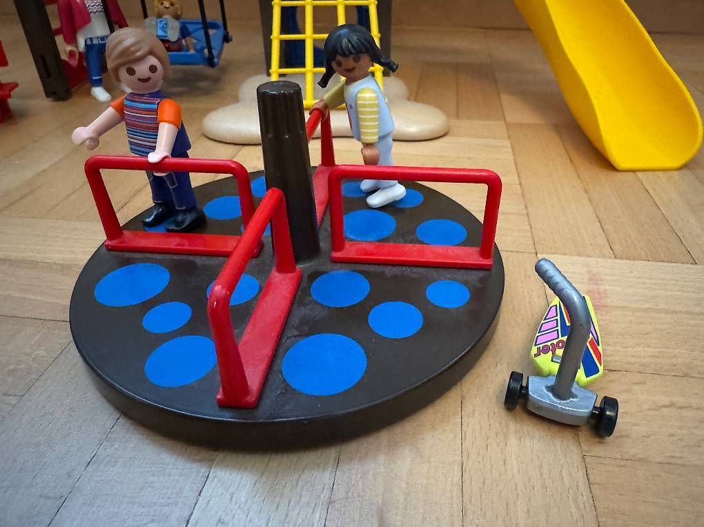 Spielzeuge: PLAYMOBIL SPIELPLATZ – Gebraucht aus Adliswil von NMHollenstein 3