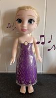 Poupée Elsa Disney avec lumières et musique / chanson