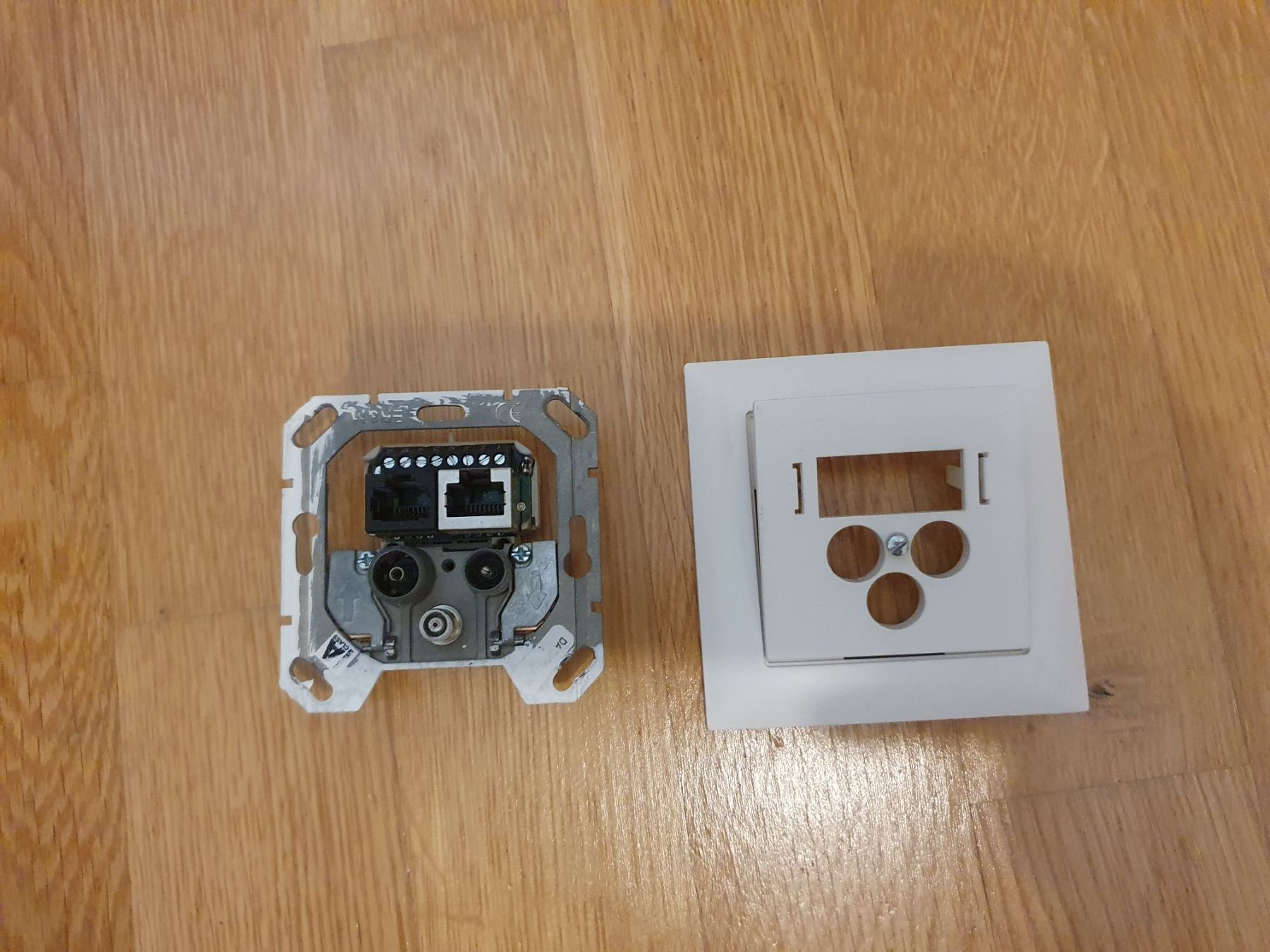 Stecker: Multimedia Steckdose – Gebraucht aus Grüt (Gossau ZH) von Dimitrius13 1